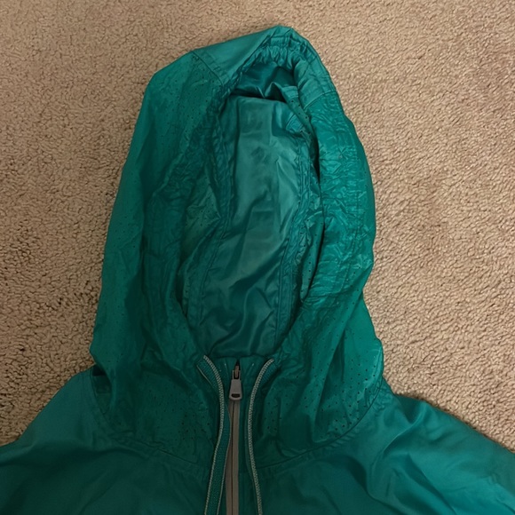 Mens Under Armour windbreaker (L) - Picture 3 of 4